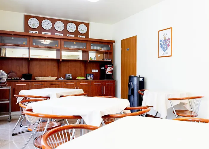 Oliver Гёдёллё